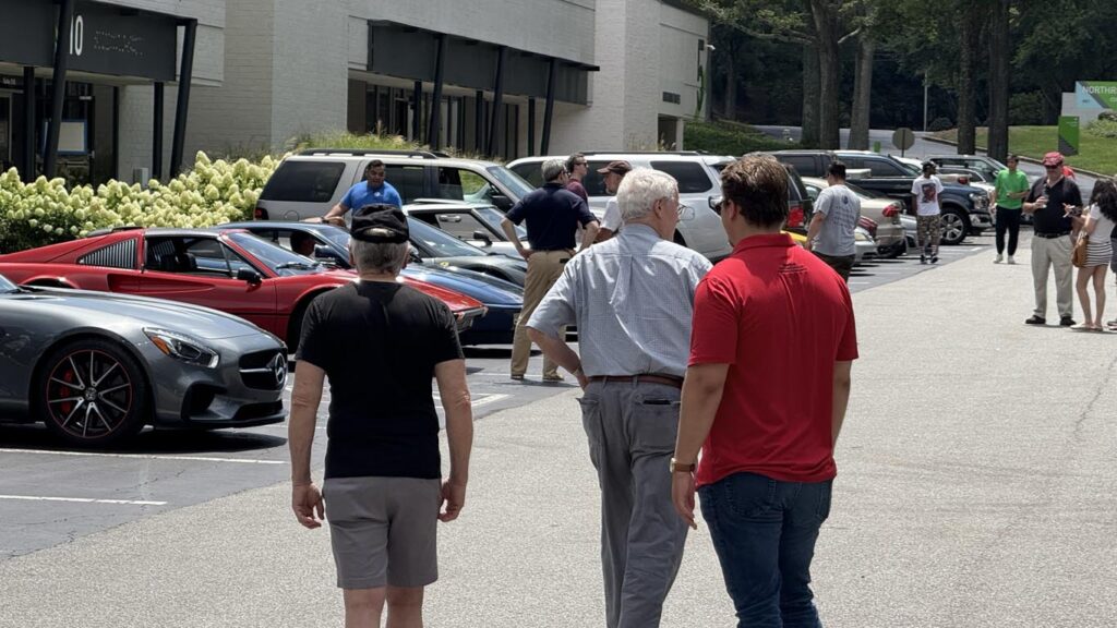 Metro Motorcar Club - Hot Weather, Cool Cars, and Cold Beer Car Show at Pontoon Brewing.