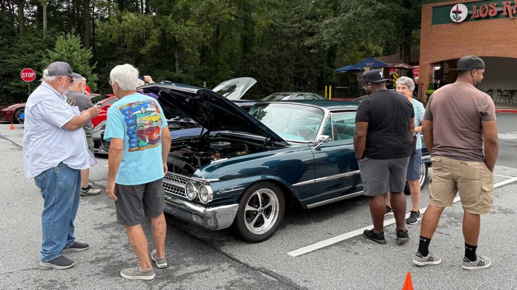Caliente Cruise-In Metro Motorcar Club Car Show